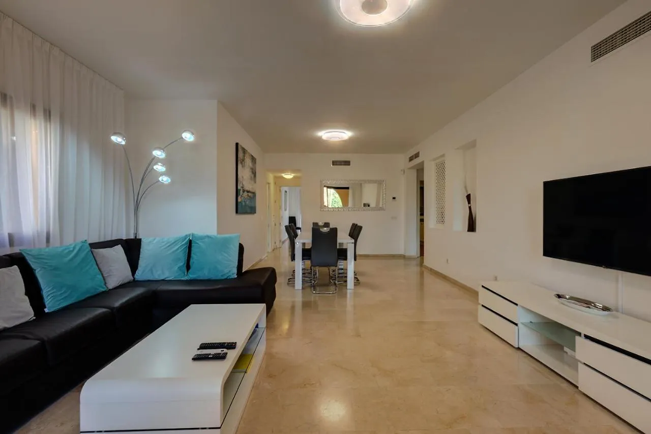 El Campanario Apartment - Pool View 에스테포나 스페인