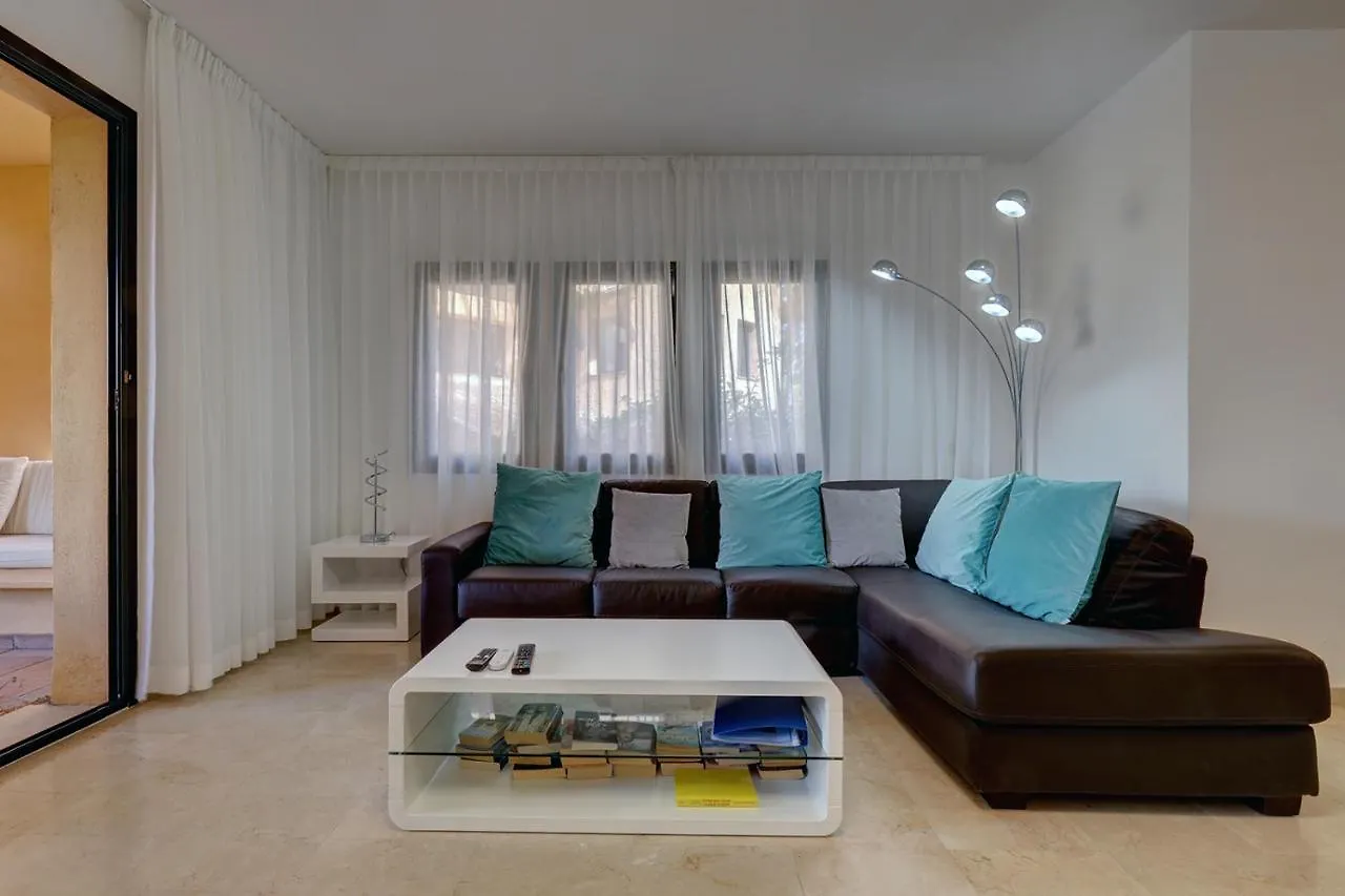 El Campanario Apartment - Pool View Εστεπόνα