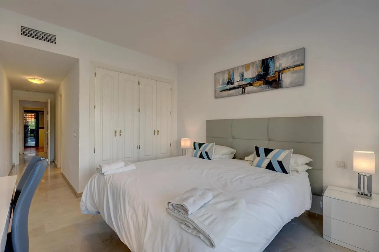El Campanario Apartment - Pool View Εστεπόνα 0*,