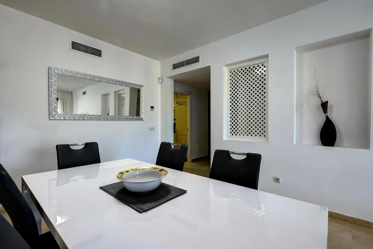 El Campanario Apartment - Pool View Εστεπόνα Ισπανία