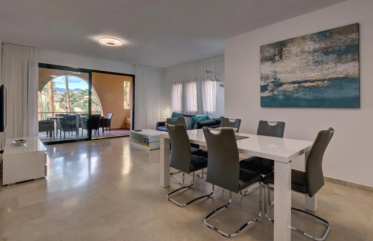 El Campanario Apartment - Pool View Estepona