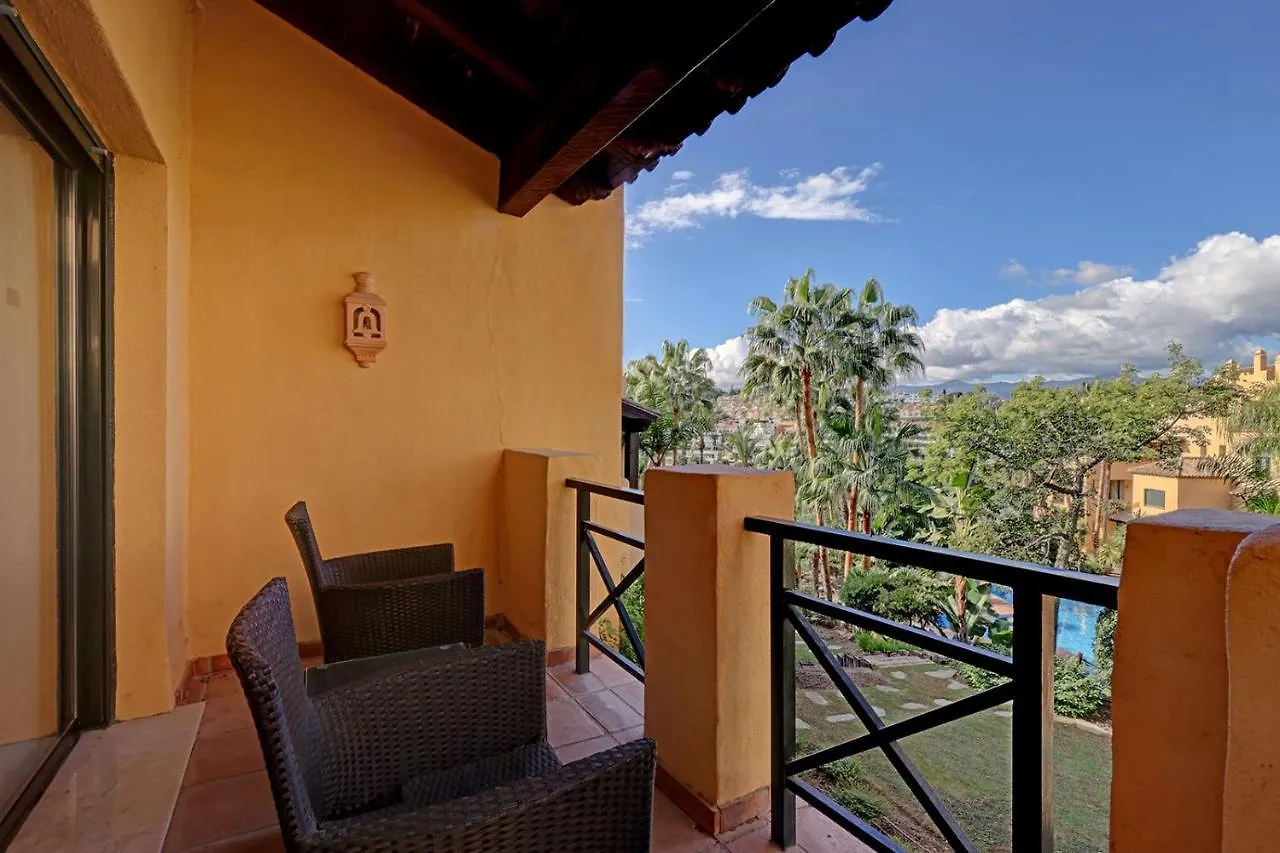 El Campanario Apartment - Pool View Estepona